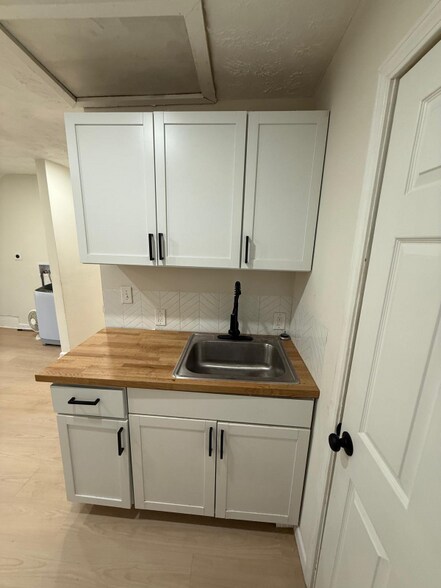 Building Photo - 3202 Bradwell Ave