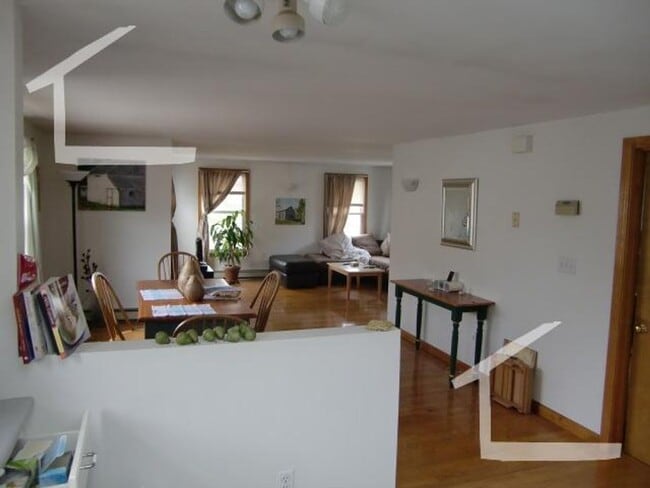 Building Photo - HOT BRIGHTON LISTING!!!!
