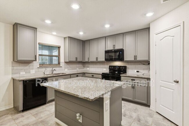 Building Photo - 2617 Warren Ln