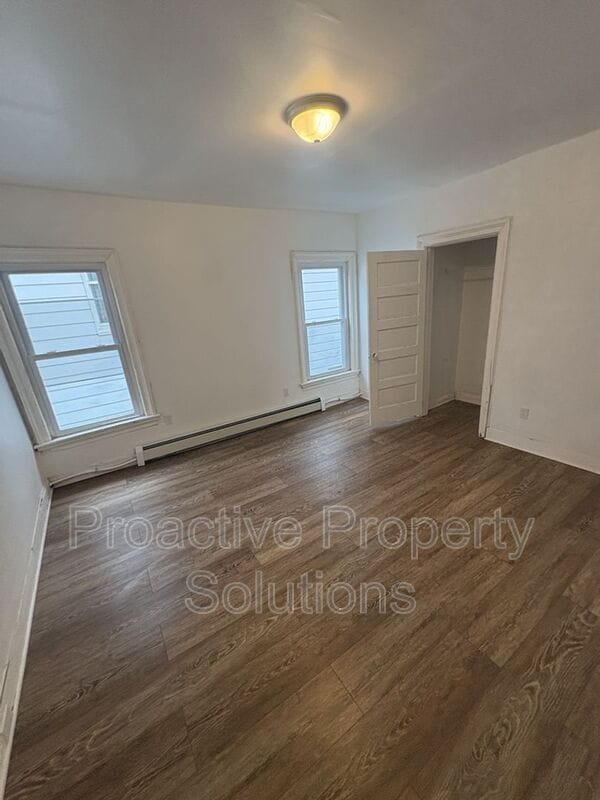 Building Photo - 415 S Main Ave