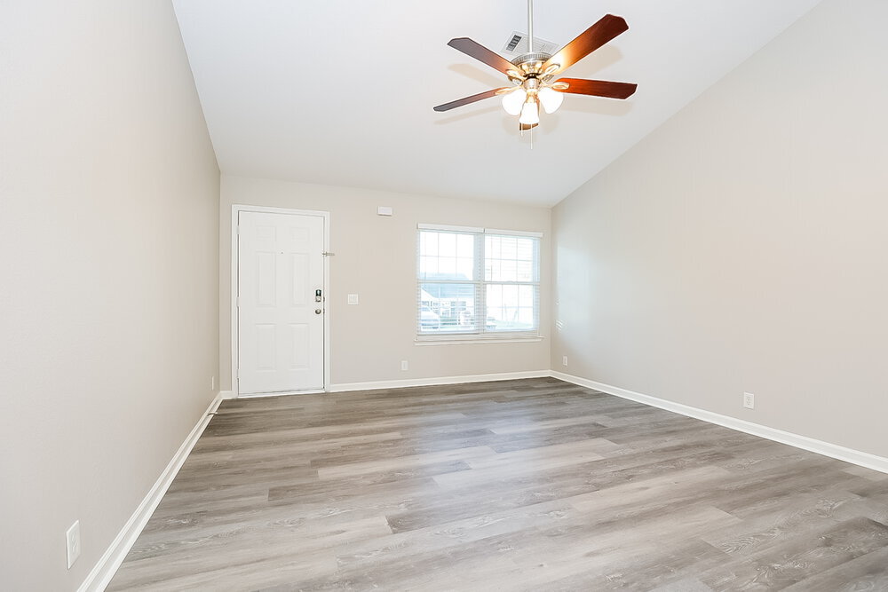 Building Photo - 7552 W Winchester Dr