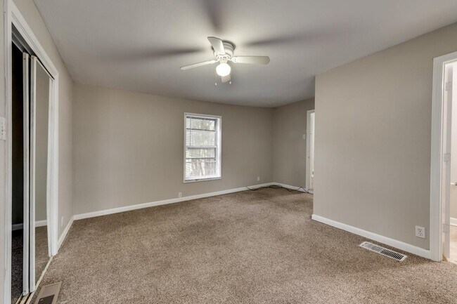 Building Photo - 1440 Moran Dr