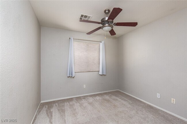 Building Photo - 533 Trocadero St
