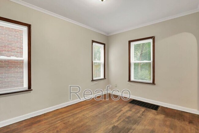 Building Photo - 53 S Burgess Ave