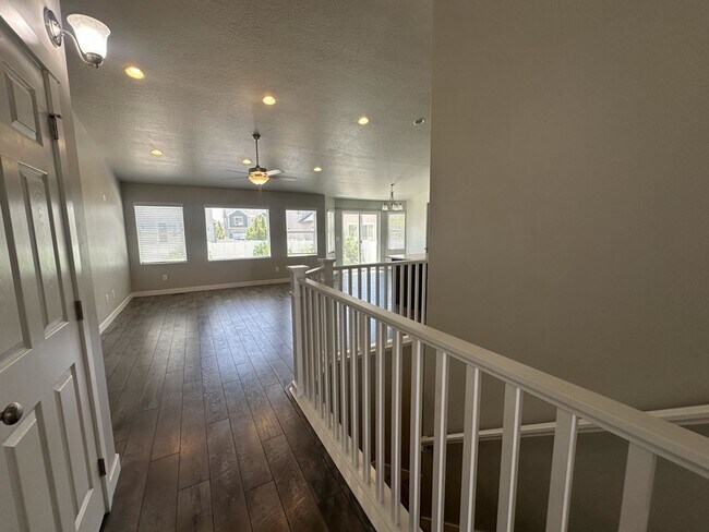 Building Photo - 3321 W 1690 N