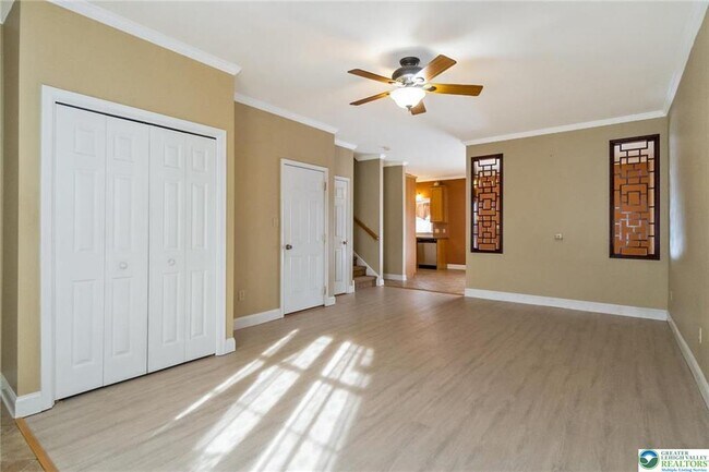 Building Photo - 537 Kemmerer Ln