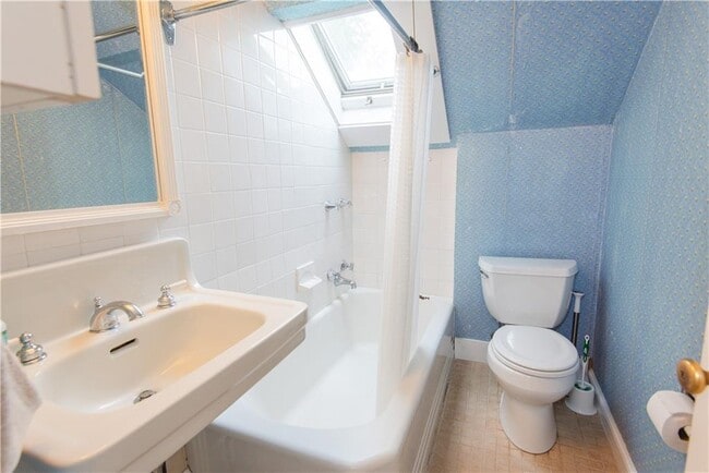 Building Photo - 2 Red Cross Terrace