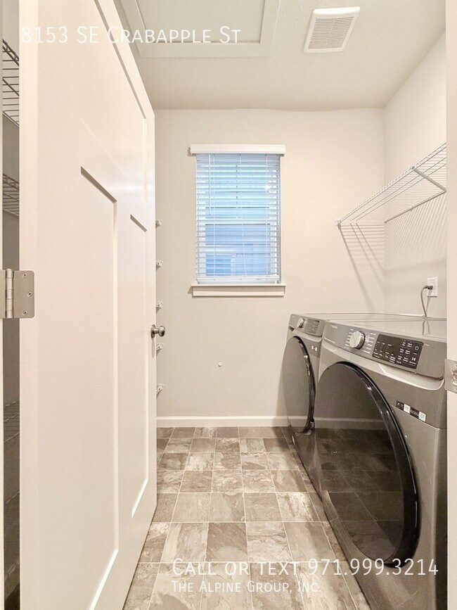 Building Photo - 8153 SE Crabapple St