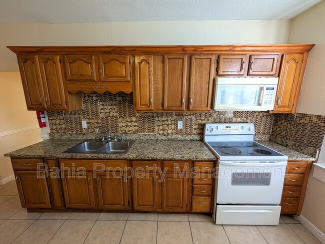 Building Photo - 2904 W Chestnut St