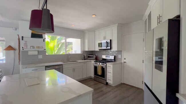 Building Photo - 21523 Dumetz Rd