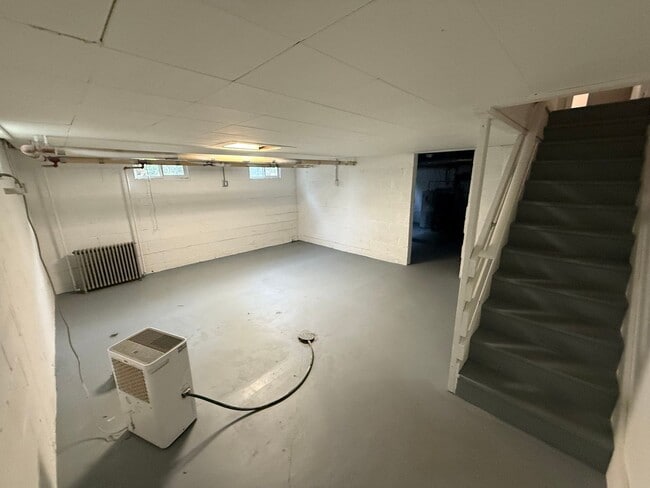 Building Photo - Lease Details for 2025 Start Date ONLY - N...
