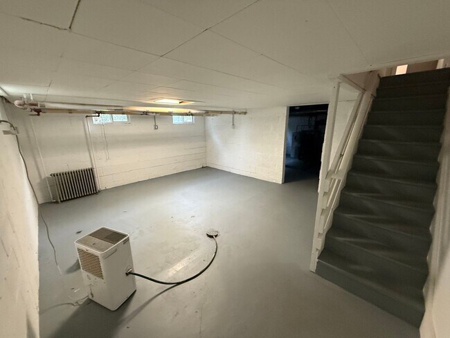 Building Photo - Two Bedroom Duplex Located Just Blocks from Downtown - No Students Permitted