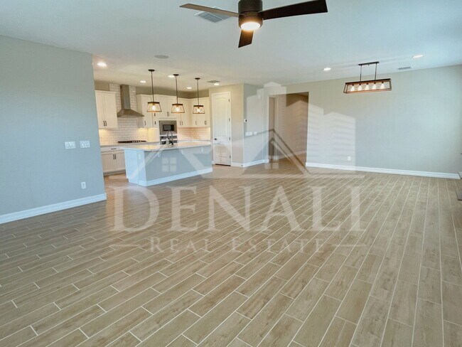 Building Photo - 13648 N 144th Dr