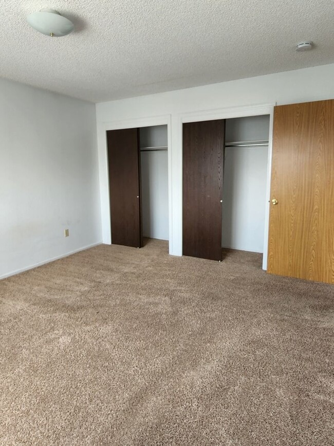 Building Photo - Parkview4517