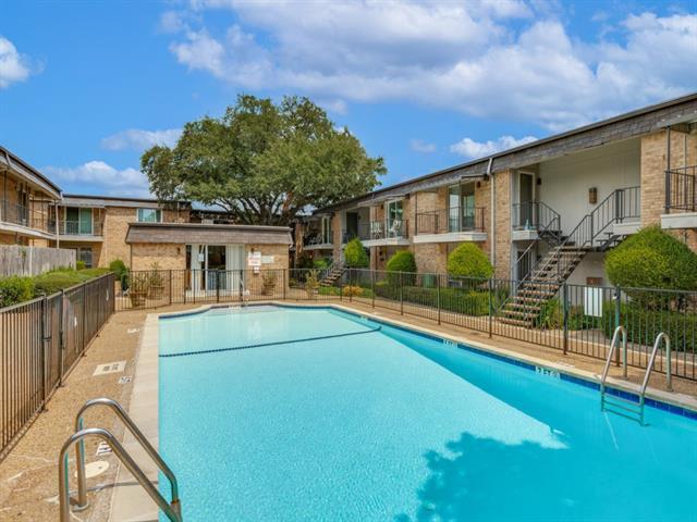 Building Photo - 10216 Regal Oaks Dr
