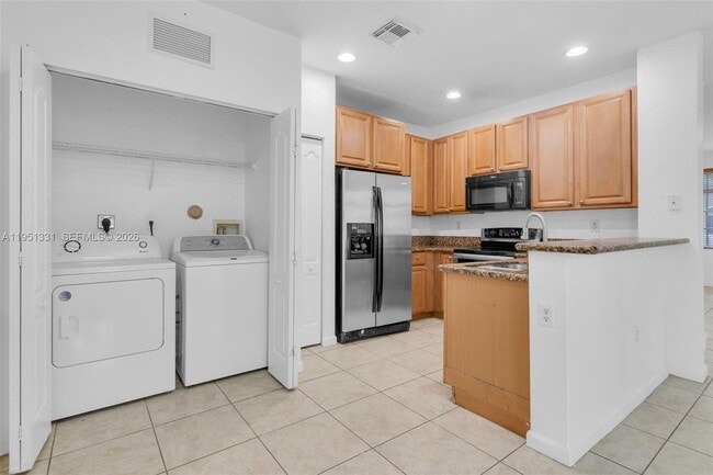 Building Photo - 27301 SW 140th Ct