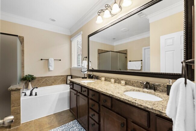 Building Photo - 13306 Misting Falls Ln