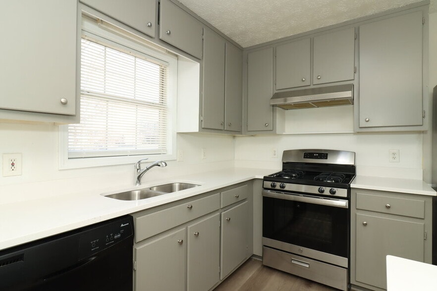 Building Photo - 504 Cherokee Overlook Ct