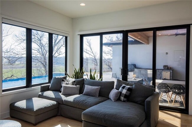 Building Photo - 4205 S Watercrest Dr