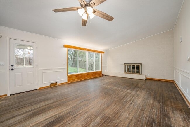 Building Photo - 1520 N Yale Blvd