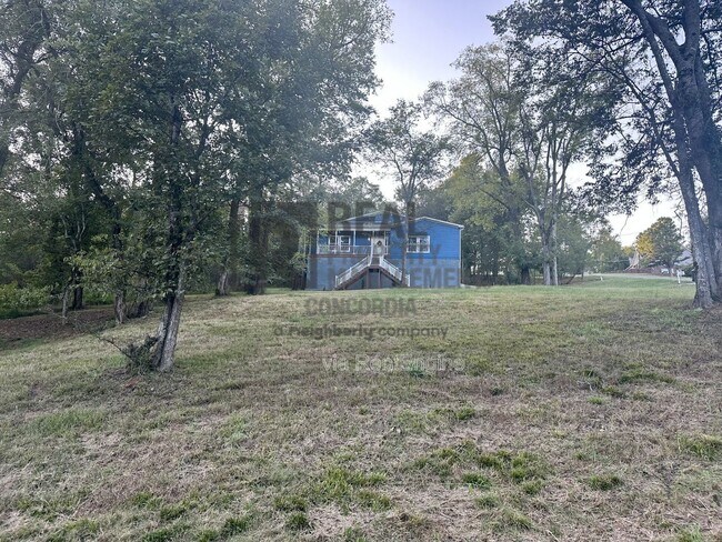 Building Photo - 286 Emily Ln