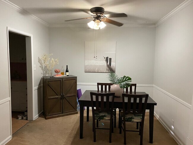 Dining room - 8360 Blackburn Ave