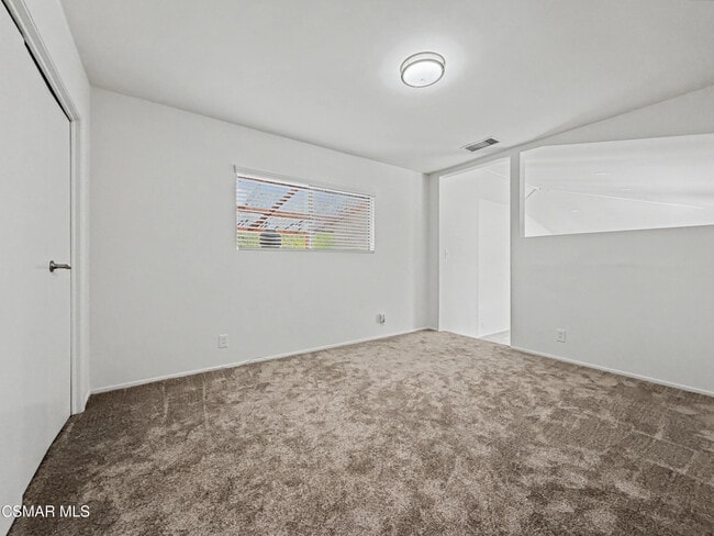 Building Photo - 2485 E Hillcrest Dr