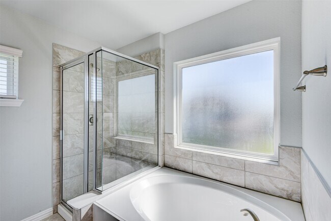 Building Photo - 23421 Vineyard Dr