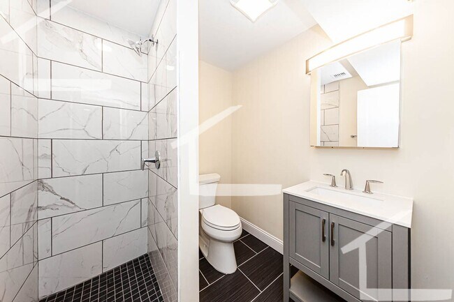 Building Photo - 20 Albion St