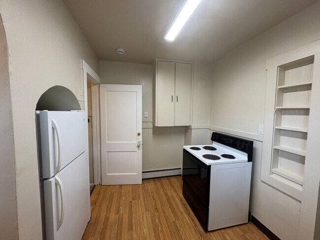 Building Photo - 929 22nd St