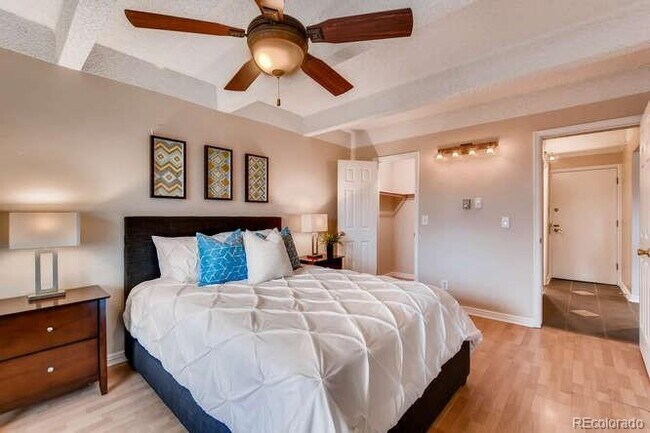 Building Photo - Immediate Availability! Overlook Cheesman ...