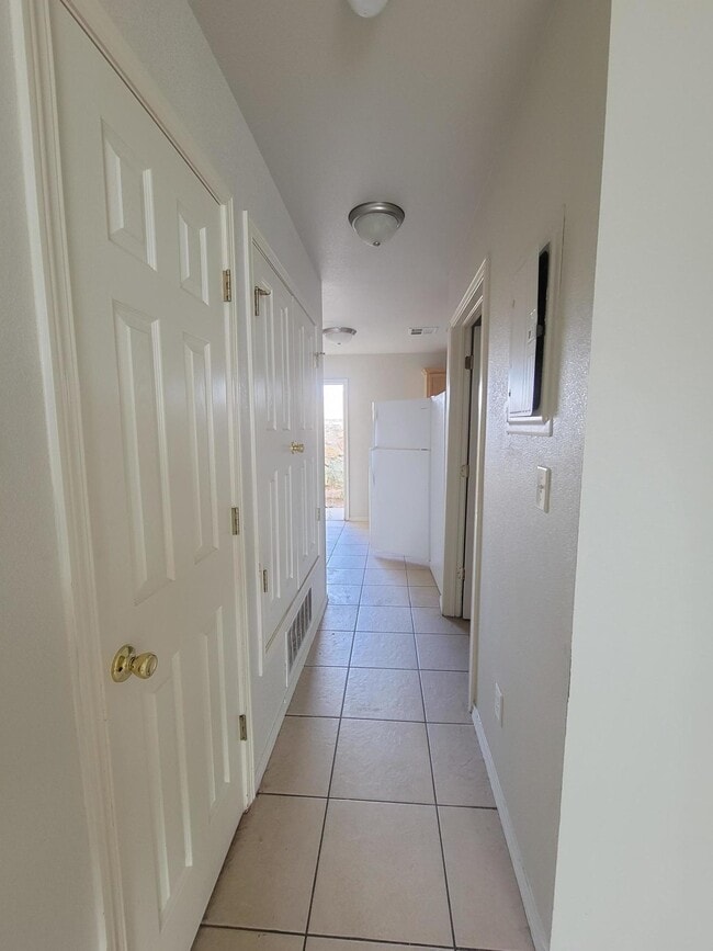 Building Photo - 10021 Railroad Dr