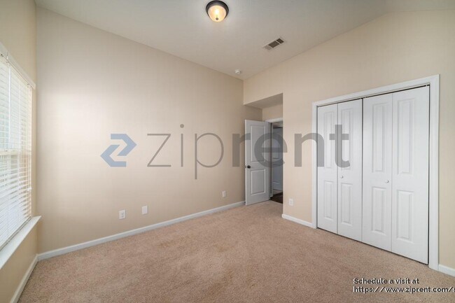 Building Photo - 819 Watermark Dr