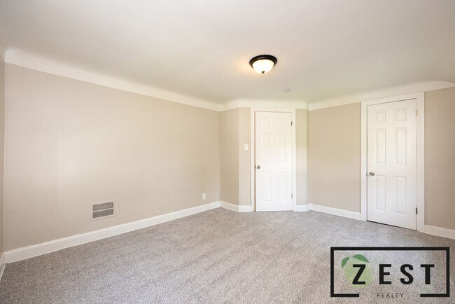 Building Photo - BEAUTIFUL 3 BD 1.5 BATH HOME!