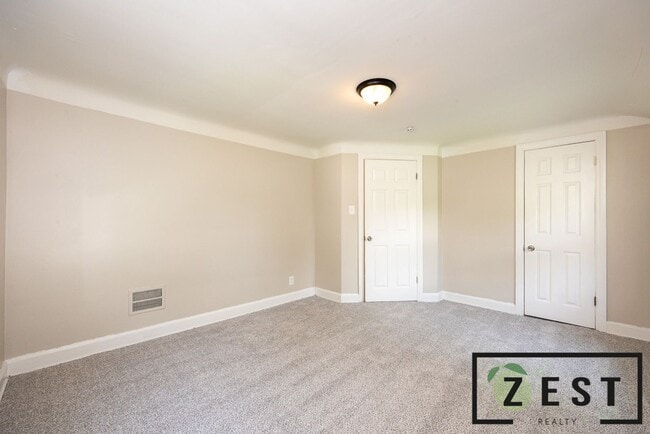 Building Photo - BEAUTIFUL 3 BD 1.5 BATH HOME! OPEN HOUSE S...