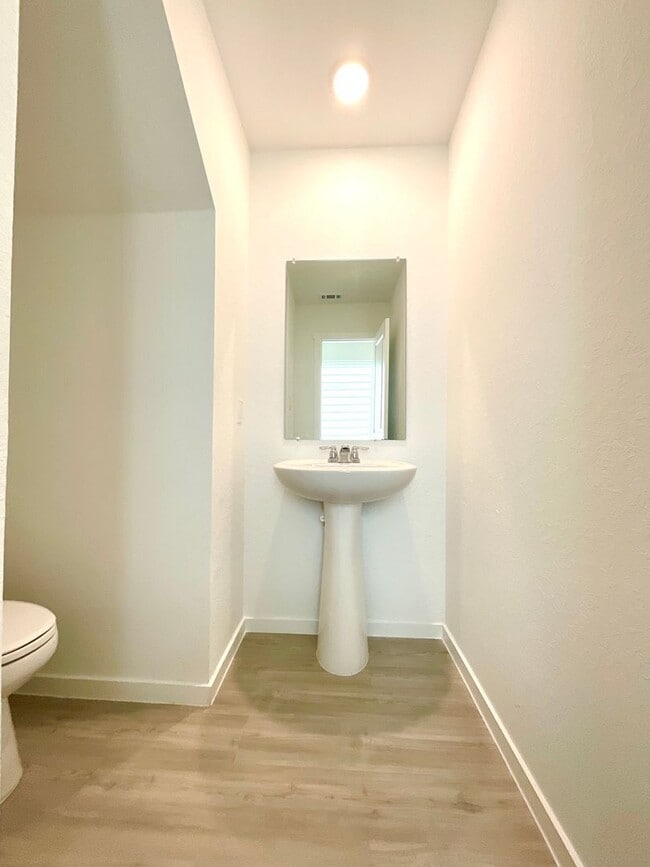 Building Photo - **APPLICATION RECEIVED** Modern 3-Bed, 2.5-Bath Home with Included Internet & Fenced Backyard in ...