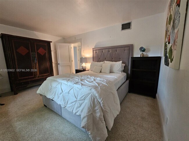 Building Photo - 4512 Sea Grape Dr