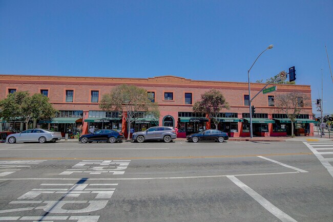 Building Photo - 958 Mission St