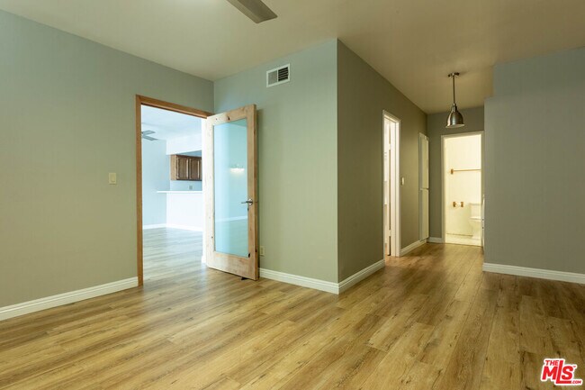 Building Photo - 5125 Harold Way