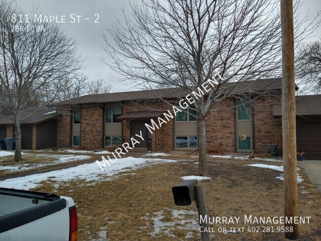 Building Photo - 811 Maple St