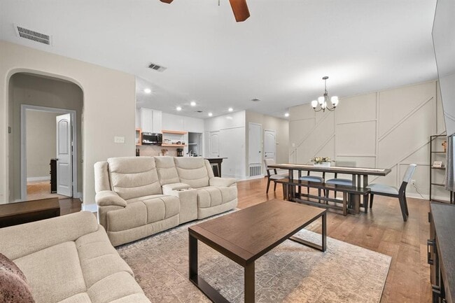 Building Photo - 291 Jarbridge Dr