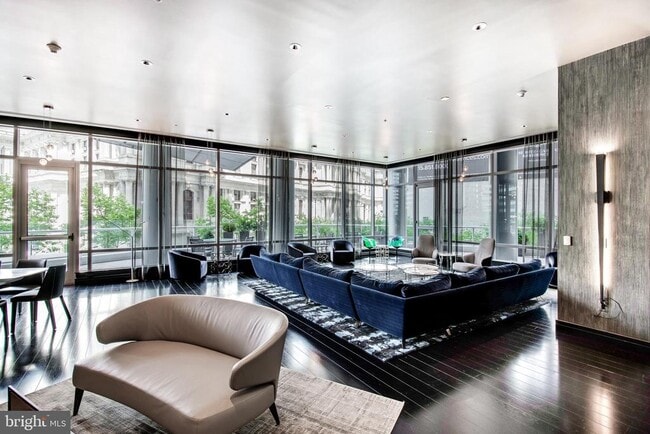 Building Photo - 1414 S Penn Square