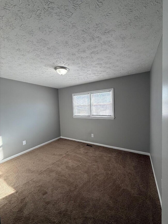 Building Photo - 3678 Niagara Dr