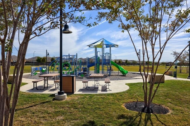 Building Photo - 618 Waterway Ave