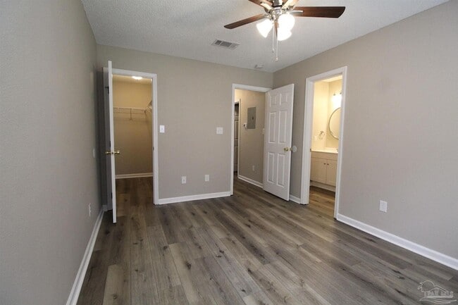 Building Photo - 6853 Roundup Ln