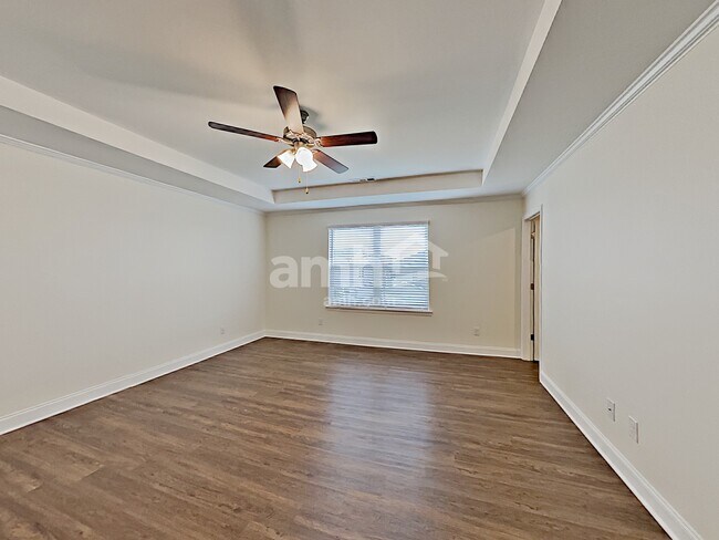 Building Photo - 433 Charity Ln