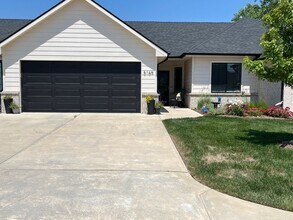 Building Photo - Beautiful Villa in Independent Senior Living Community 55+