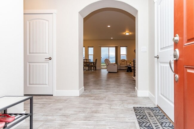 Building Photo - Experience the Perfect Blend of Nature and Luxury!!!