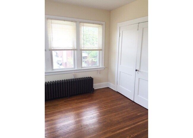 Building Photo - 319 Terrace Ave