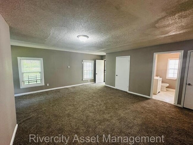 Building Photo - A Must See Nestled In The 38111 !!!!! HABL...